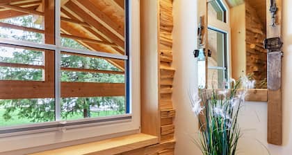 Chalet Rauschn with mountain view with whirlpool, shared sauna, terrace, balcony.