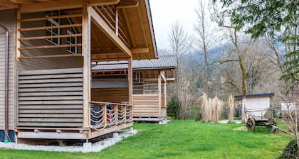 Chalet Rauschn with mountain view with whirlpool, shared sauna, terrace, balcony; pet friendly