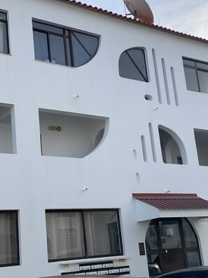 Exterior - Albufeira Beach side Apartment  (Albufeira)