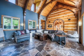 Interior - Large Grand Bend Getaway. Swim, Golf, Relax (South Huron (Munic))