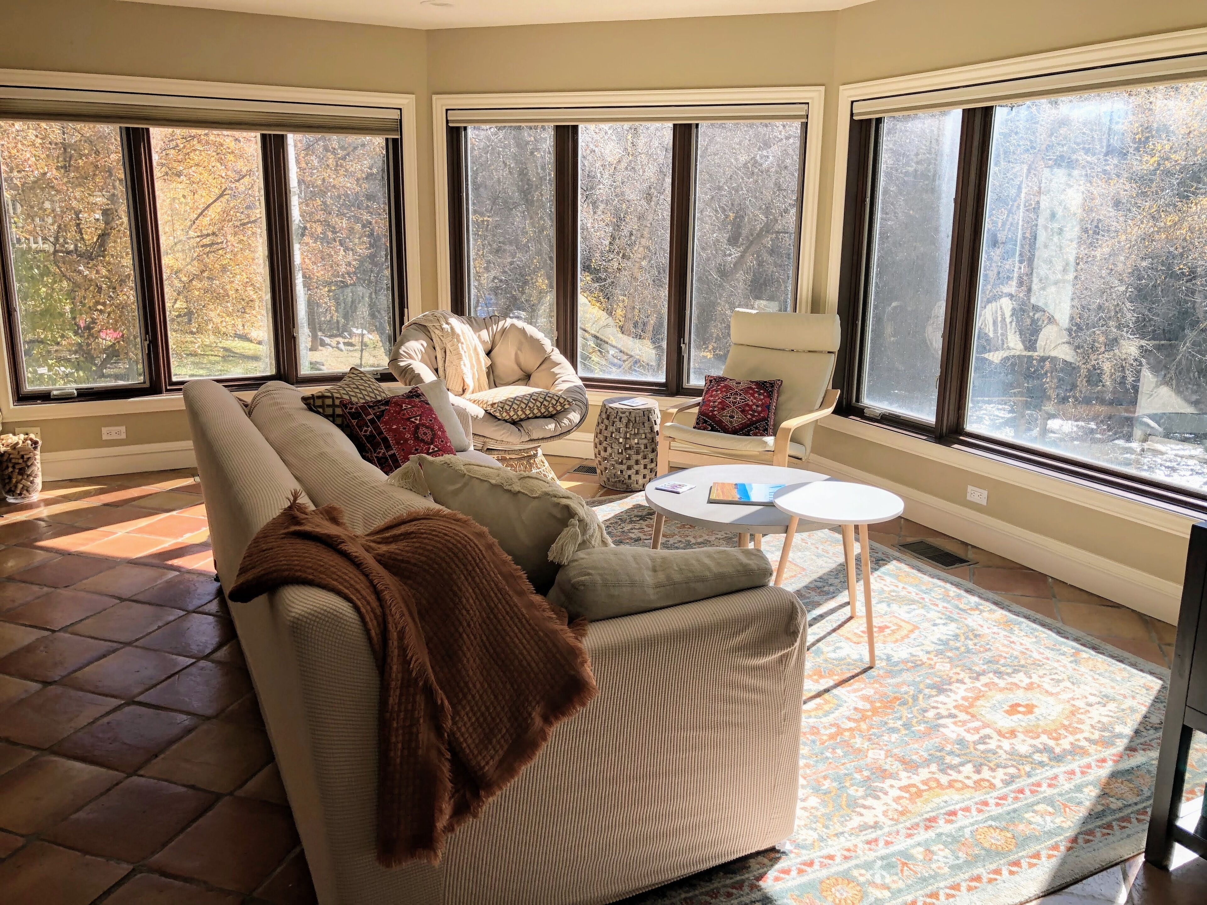 Spacious private home with hot tub. Close to Vail and Beaver Creek 