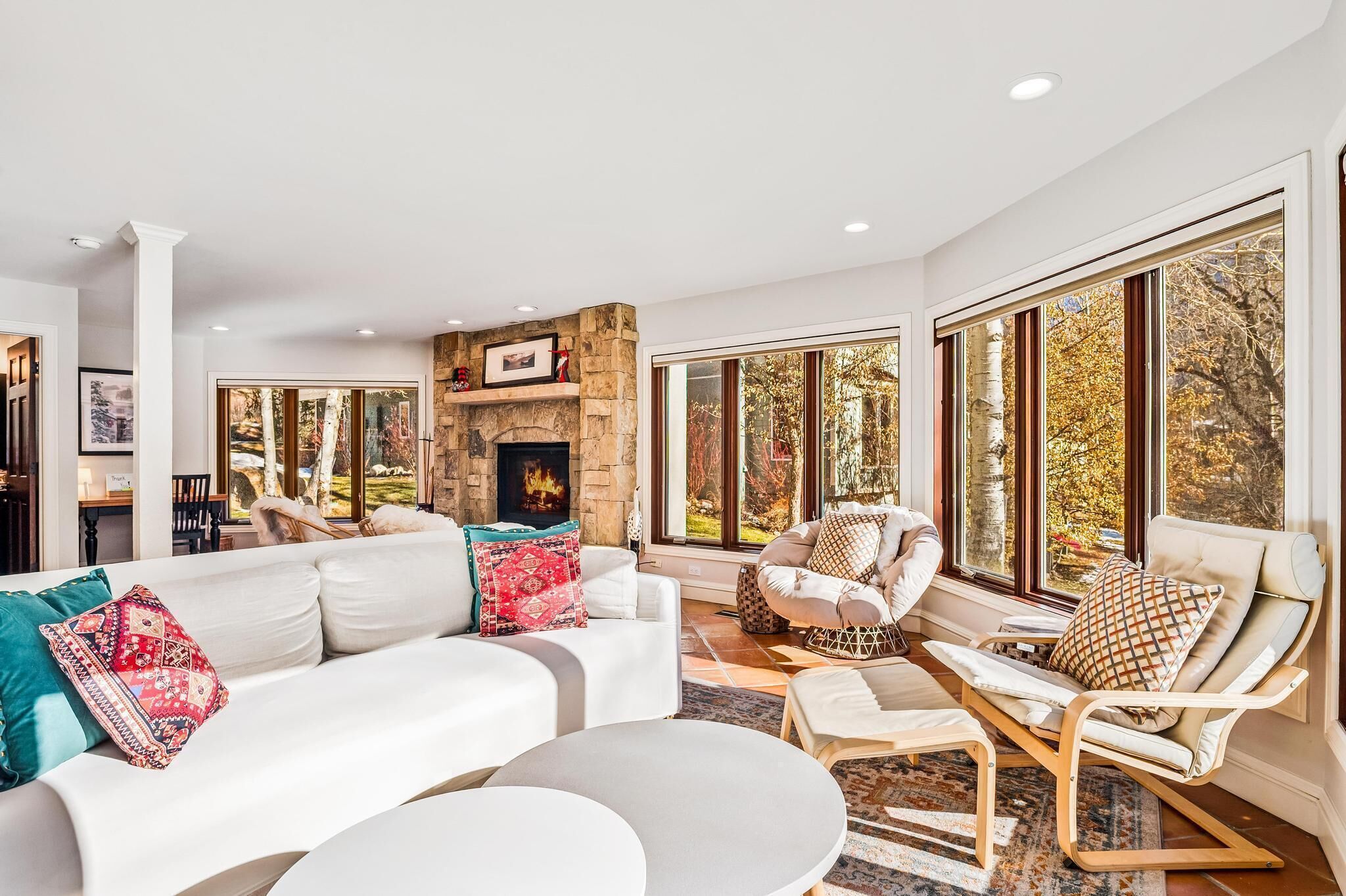 Smart TV, fireplace, offices