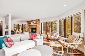 Smart-TV, peis og kontorer