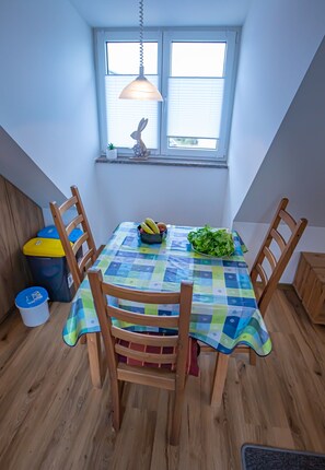Dining - Apartment Haus Maria Waldblick Hühnernest 20 sqm with single kitchen, near Legoland (Burtenbach)