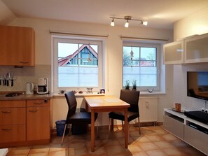 Kühlschrank, Mikrowelle, Geschirrspüler