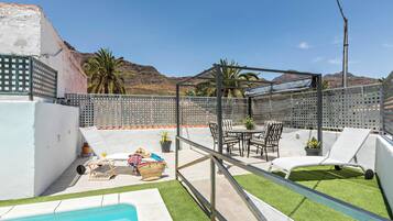 屋外ダイニングエリア