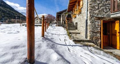 Holiday Home 'Arpy An' with Mountain View, Balcony and Wi-Fi