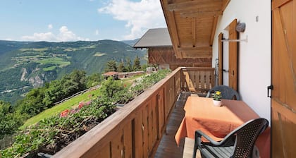 Apartment "Stinerhof - Panoramablick" with Mountain View, Balcony & Garden