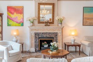 Téléviseur, foyer