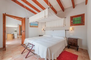9 chambres, fer et planche à repasser, accès au Wi-Fi (inclus)