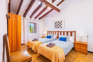 4 chambres, fer et planche Ă repasser, accĂšs au Wi-Fi (inclus)