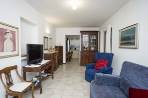 LCD TV - Villetta Tiziana sleeps 4 with fenced garden near Marina di Campo (Campo nell'Elba)