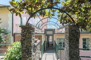 Exterior detail - Villa 'Ca Dei Gruppi' with Mountain View, Private Terrace and Wi-Fi (Moconesi)