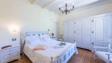 4 Schlafzimmer, Bügeleisen/Bügelbrett, kostenloses WLAN, Bettwäsche