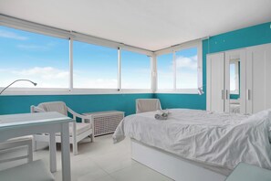 3 bedrooms, free WiFi, bed sheets - Vacation Apartment "Lovely Penthouse" with Pool, Wi-Fi & Terrace (Costa Teguise)