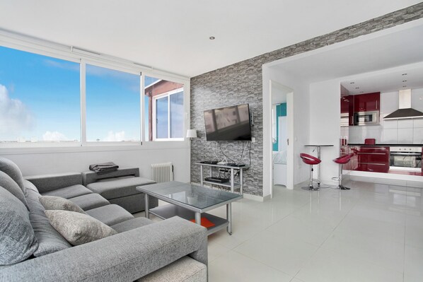 Living area - Vacation Apartment "Lovely Penthouse" with Pool, Wi-Fi & Terrace (Costa Teguise)