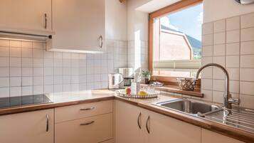 Kühlschrank, Herdplatte, Geschirrspüler