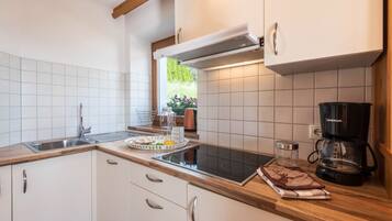 Kühlschrank, Herdplatte, Geschirrspüler