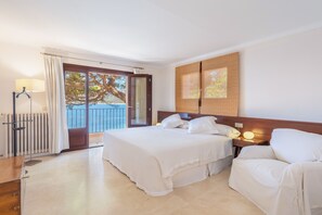 4 makuuhuonetta, silitysrauta/-lauta, ilmainen Wi-Fi, vuodevaatteet