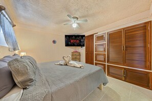 2 bedrooms, in-room safe, free WiFi, bed sheets