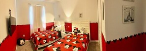 4 chambres, fer et planche à repasser, lit parapluie, Wi-Fi gratuit
