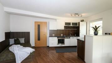 Kühlschrank, Ofen, Herdplatte, Geschirrspüler