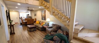 3BR WALK-IN w/ Loft ~ Pets OK ~ Pool ~ FREE TICKETS INCLUDED! (Paradiso)