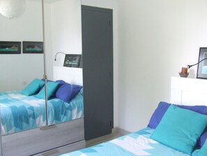 3 bedrooms, iron/ironing board, travel cot, WiFi