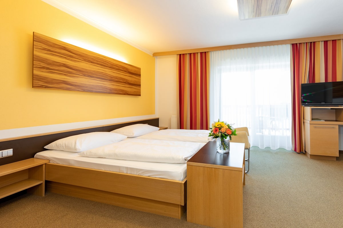 In-room safe, cribs/infant beds, free WiFi, bed sheets