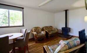 TV, lareira
