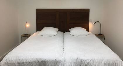 Charming Modern Apartment near Nancy, Fiber Internet, EV Charger, Convenient for Families