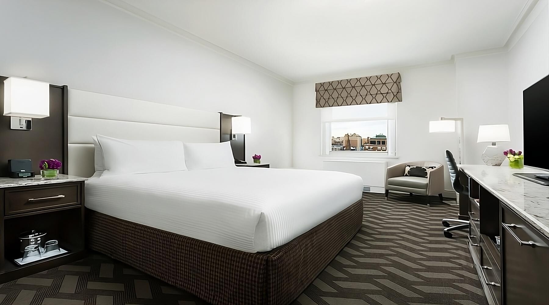 Minutes from Boston Harbor, Ideal For Couple Stay