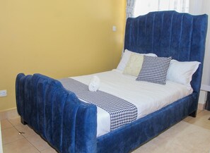 2 bedrooms, in-room safe, soundproofing, iron/ironing board - Cijana Springs (Nairobi)