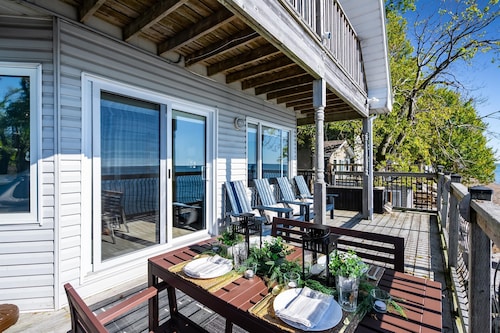 ON POINT: Pelee Beach House!