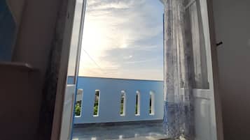 3 bedrooms, travel crib, free WiFi, bed sheets