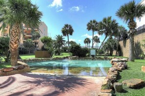 室外游泳池,恒温泳池