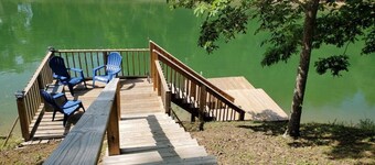 Perfect Spot - Lakefront property on Lake Douglas with new hot tub!