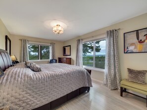 4 soverom, strykejern/-brett, wi-fi (inkludert) og sengetøy