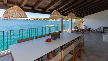 Villa (Six Bedroom Villa with Pool) | Terrace/patio