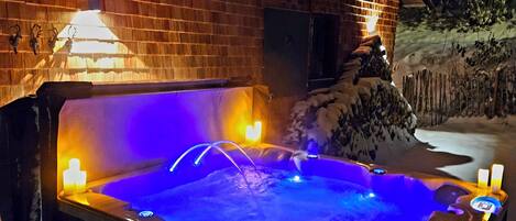 مغطس سبا خارجي