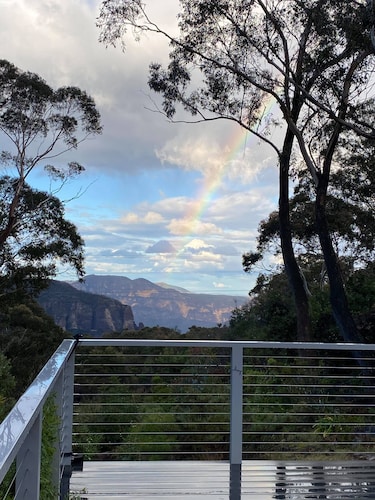 Govetts Leap lookout cottage