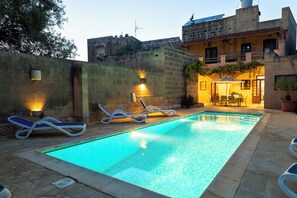 Piscine extérieure