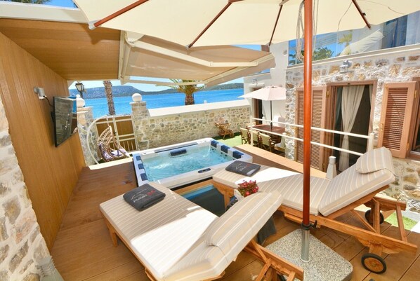 Villa | Terrace/patio