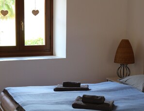 2 chambres, bureau, Wi-Fi gratuit, draps fournis