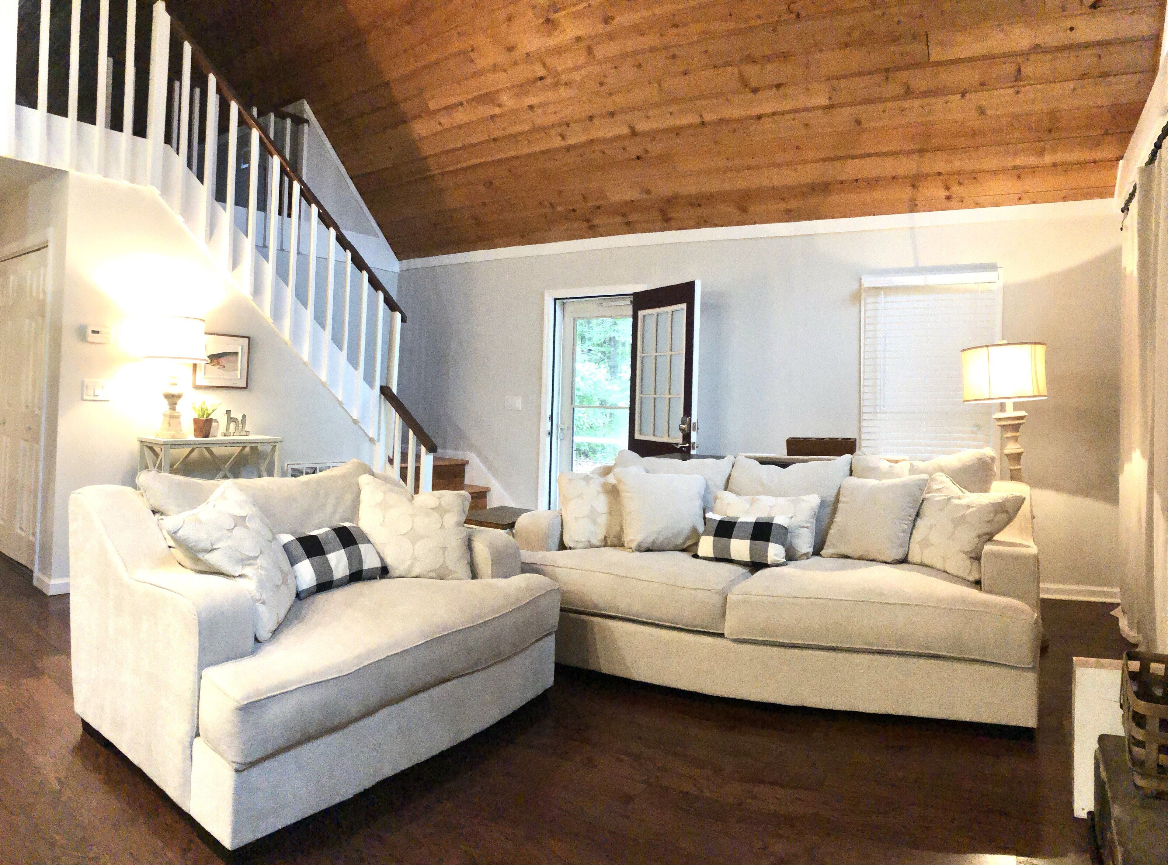 Lake Front Escape from Hussle and Bussle