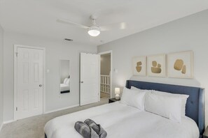 5 bedrooms, iron/ironing board, WiFi, bed sheets