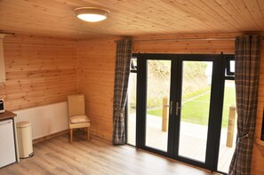 Interior - FOYLE VIEW CABIN (GREENCASTLE)