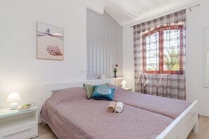 2 bedrooms, iron/ironing board, WiFi, bed sheets - Only six kilometers east of Fažana, is a typical Istrian stone house (Galizana)