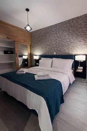 1 soverom, safe på rommet, strykejern/-brett og wi-fi (inkludert)