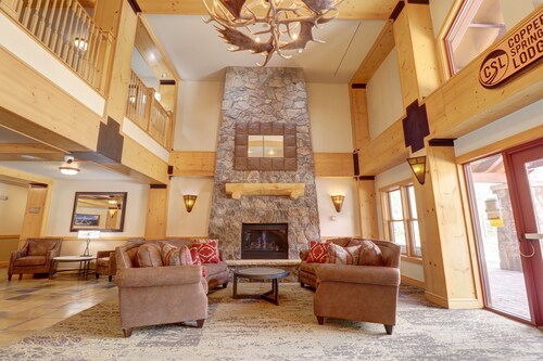 Spacious Top Floor Condo With Awesome Views and Vaulted ceilings - CS425 by Redawning